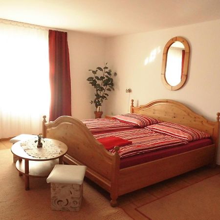 Fenyves Apartman Sárospatak エクステリア 写真
