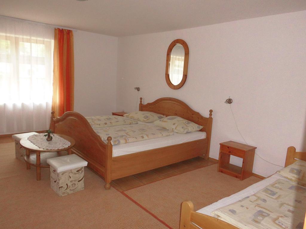 Fenyves Apartman Sárospatak エクステリア 写真
