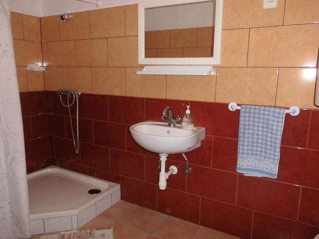 Fenyves Apartman Sárospatak エクステリア 写真