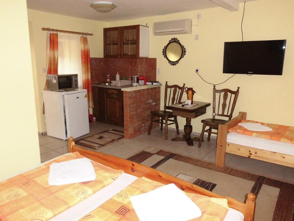 Fenyves Apartman Sárospatak エクステリア 写真
